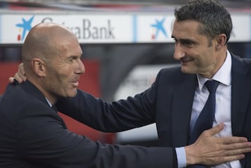 Saludo entre Zidane y Valverde.