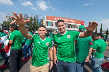 Así se viven los instantes previos al duelo entre los dos gigantes de Concacaf que se disputará en el Estadio Azteca