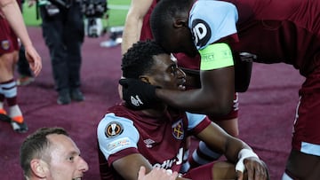 Los jugadores del West Ham celebran el primer gol de Mohammed Kudus ante el Friburgo.