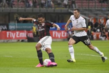 El colombiano abrió la cuenta para el Milan a los 20 minutos de juego.