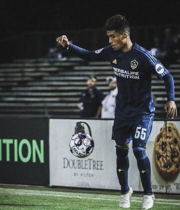 Nació en Lynwood, California, de padres mexicanos. En 2017 fue llamado por México Sub-16, pero finalmente se decantó por Estados Unidos y en esta Copa del Mundo recientemente tuvo sus primeros minutos al entrar de cambio frente a Qatar.