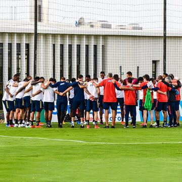 La Selección Colombia completó una semana de trabajos y se enfoca en el duelo de Eliminatorias ante Perú. Reinaldo Rueda ha estado muy atento a sus elegidos.