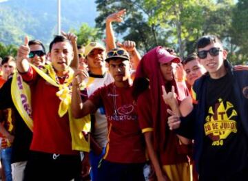 La hinchada del Tolima acompañando a su equipo en la final del FPC