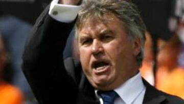 El futuro entrenador de Holanda, Guus Hiddink.