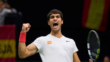 VALENCIA, SPAIN - SEPTEMBER 16: Carlos Alcaraz of Spain celebrates a point against Felix Auger-Aliassime of Canada during the Davis Cup Group Stage 2022 Valencia match between Spain and Canada at Pabellon Fuente De San Luis on September 16, 2022 in Valencia, Spain. (Photo by Diego Souto/Quality Sport Images/Getty Images)