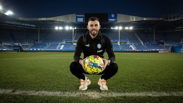 Rioja, con el balón del triplete