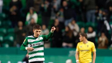 Beller¨ªn y Trinc?o dan la victoria al Sporting
