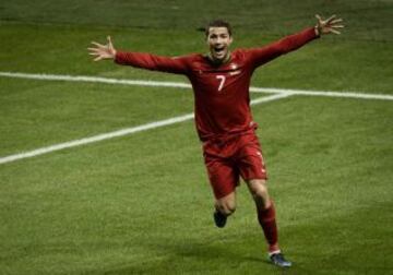 Cristiano Ronaldo celebrando un gol ante Suecia