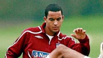<b>TRANQUILO. </b>Walcott estira durante un entrenamiento.
