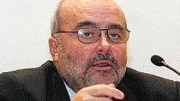 <b>POLÉMICO.</B> Gómez Navarro, en la Complutense.