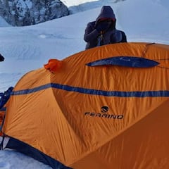 Txikon regresa al campo base del Everest a la espera de buen tiempo