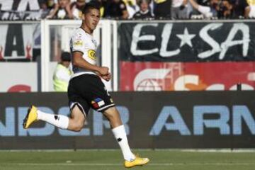 Colo Colo no tuvo problemas para vencer a Cobreloa, en el Monumental.