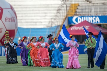 El color y la pasión del Honduras vs México desde San Pedro Sula