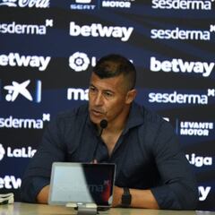 Almirón: “El punto es bueno, el equipo sigue creciendo”