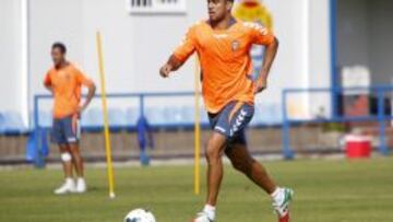 Aythami Artiles está satisfecho por ver otro partido la portería a cero, pero quiere más.