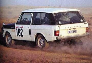 El primer coche ganador del Dakar fue el Range Rover V8 de 1.760 kilogramos con motor V8 de 3.5 litros, que rendía 135 CV de potencia. Alain Genestier fue el primer piloto campeón y en 1981 fue René Metge quien ganó con uno de los cuatro coches de la marca británica.