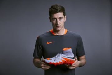 Nike mejoró su modelo para atacantes movedizos. La tecnología de Hypervenom II permite que los jugadores realicen con comodidad sus inesperados movimientos dentro del área.