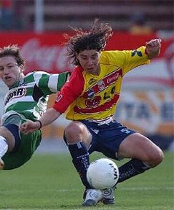 Tras muchos años en Colo Colo y un corto paso por Beira Mar de Portugal, el zaguero recaló en Morelia en 1995. También jugó en Dorados.