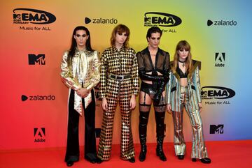 Ethan Torchio, Thomas Raggi, Damiano David y Victoria De Angelis del grupo italiano Maneskin.