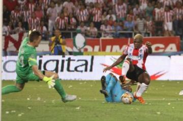 Junior consigue la ventaja del primer partido de la final de la Liga 2-1 ante Nacional. 