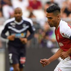 Las copas locales, un aire para la crisis del Mónaco de Falcao