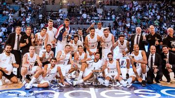 GRAF9731. SANTIAGO DE COMPOSTELA, 22/09/2018.- El Real Madrid logra hoy su quinto título de la Supercopa Endesa, al derrotar hoy en la final disputada en el Multiusos Fontes do Sar de Santiago de Compostela al Kirolbet Baskonia, por 80-73. EFE/Óscar Corral