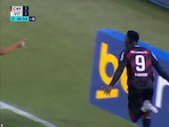 El colombiano firmó un doblete, un gol de ellos de penal, para sellar el 2-1 en casa.