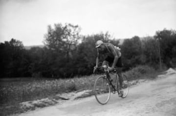 En 1950 el francés Camille Danguillaume muere en Montlhéry tras ser embestido por una motocicleta durante el Campeonato de Francia en ruta. 