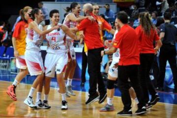 Las españolas celebran el pase a la final. 