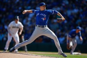 Aunque le rodeaban no pocos interrogantes sobre su paso del bullpen a la rotación, el diestro se convirtió en el que lideró la Liga Americana en ERA con un 3.00 y obtuvo 15 victorias, postulándose como el as de los canadienses.