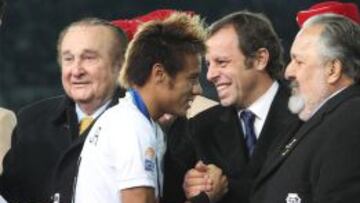 Neymar junto a Rosell durante el Mundialito