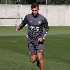 Borja Mayoral deberá seguir esperando al Valencia