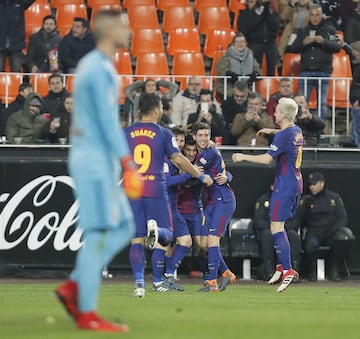 0-1. Coutinho celebró el primer gol.