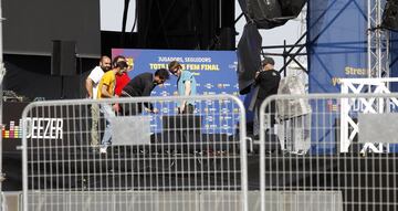 Ya están preparadas las Fan zones del Sevilla y Barça