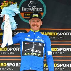 El Mitchelton le roba el triunfo al Jumbo a última hora