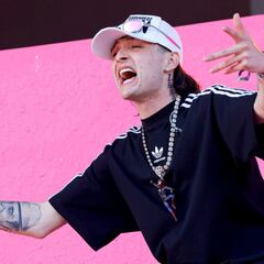 ¿Quién es Peso Pluma, el mexicano que ha destronado a Bad Bunny y Miley Cyrus? Edad, nombre real…