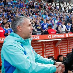 “Te toca como entrenador estar 10 puntos arriba en un equipo grande y perder el campeonato, en otro país te echan”