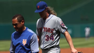 WASHINGTON, DC - APRIL 30: Starting pitcher Noah Syndergaard #34 of the New York Mets walks off of the field after an injury during the second inning against the Washington Nationals at Nationals Park on April 30, 2017 in Washington, DC. Patrick Smith/Getty Images/AFP
== FOR NEWSPAPERS, INTERNET, TELCOS & TELEVISION USE ONLY ==