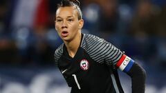 (FILES) this file photo taken on September 15, 2017 shows Chili&#039;s goalkeeper Christiane Endler looking on during a friendly football match between France and Chile at Michel D&#039;Ornano Stadium in Caen. (Photo by CHARLY TRIBALLEAU / AFP)