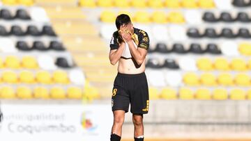 Futbol, Coquimbo Unido vs Audax Italiano.
Fecha 21, Campeonato nacional 2024.
Los jugadores de Coquimbo Unido se lamentan luego de empatar contra Audax Italiano al termino del partido de primera division realizado en el estadio Francisco Sanchez Rumoroso en Coquimbo, Chile.
24/08/2024
Alejandro Pizarro Ubilla/Photosport
Football, Coquimbo Unido vs Audax Italiano.
21th date, National Championship 2024.
Coquimbo Unido players’s lament after tying against Audax Italiano at the end of the first division match held at the Francisco Sanchez Rumoroso stadium in Coquimbo, Chile.
24/08/2024
Alejandro Pizarro Ubilla/Photosport