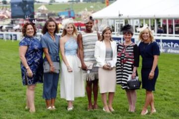 Mucho glamour en el Investec Ladie's Day de Epsom Dows