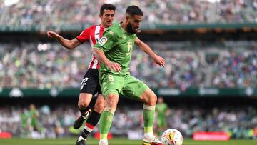 Nabil Fekir ante Daniel Vivian en el Benito Villamar&iacute;n.