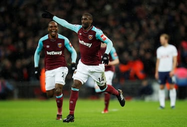 Nacido el Alcalá de Henares (Madrid, 1992), ‘Perico’ Obiang no tardó en destacar en las categorías inferiores del Atlético de Madrid. Centrocampista dominador y con una gran proyección, la Sampodria pagó 120.000 euros por él cuando estaba en edad juvenil. Además, el ahora futbolista del Sassuolo, jugó en la Selección española desde la sub-17 hasta la sub-21. “Mi origen es de Guinea, pero si soy futbolista se lo debo a España”, llegó a decir en una entrevista en Marca. Sin embargo, acabó debutando con Guinea Ecuatorial el 17 de noviembre de 2018, a las órdenes del también madrileño Ángel López.

