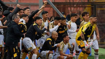 Este es el mejor central del fútbol chileno hoy: arribó hace 10 años y es el referente del líder