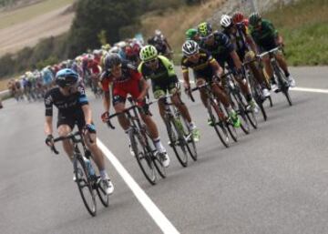 El pelotón de la decimocuarta etapa de la Vuelta Ciclista a España.