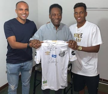 Eric, con Rodrygo y Pelé, en la despedida de su hijo del Santos.
