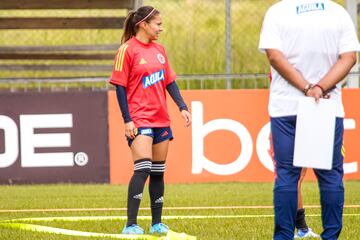 La Selección Colombia Femenina sigue preparando el partido ante Ecuador por Copa América. Las dirigidas por Nelson Abadía volvieron a los trabajos de campo.