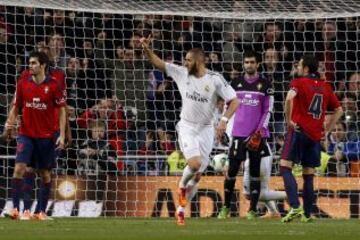 Benzema celebra su gol. 1-0