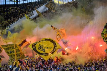 El Borussia Dortmund y el FC Schalke 04 se han enfrentado hoy y el ambiente del Signal Iduna Park siempre impacta.