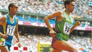 <b>LA GRAN ESTRELLA. </b>El Guerrouj precede al brasileño Souza en los Mundiales de París, el año pasado.